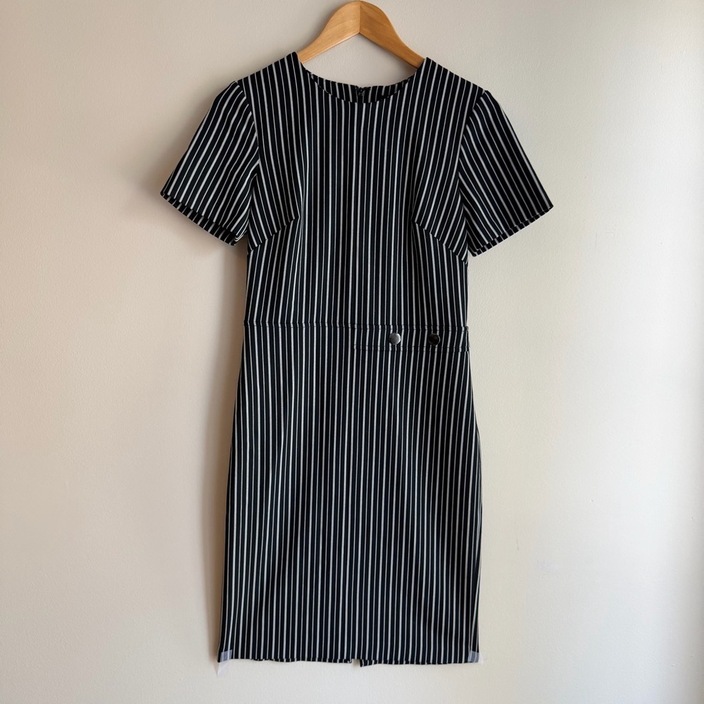 Banana Republic Black White Striped Bi Stretch Button Accent Sheath Dress Sz 4